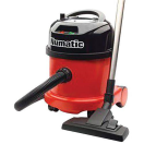 900192 Numatic CleanCare Stofzuiger PPR-370 Rood e PPR is de favoriet van iedere professionele schoonmaker. Het bewezen model gaat al tientallen jaren mee. Technisch is er veel veranderd de afgelopen jaren. Het EcoDesign label van deze stofzuigers is belangrijk geweest bij de ontwikkeling. De PPR onderscheidt zich op het gebied van het unieke snoeroprolsysteem, het Wattage, de levensduur en duurzaamheid. De inhoud van de ketel is 15 liter.

Specificaties:
Energieklasse: A
Jaarlijks energieverbruik (kWh/jaar): 25,2
Stofopname op harde vloeren: C
Stofopname op tapijt: C
Uitstoot stof: C
Geluidsniveau: 72dB(A)
Voltage: 230V AC 50/60Hz
Vermogen zuigmotor: 620W
Actieradius: 31,8m
Capaciteit droog: 15L
Gewicht: 9,3kg
Afmetingen (lengte x breedte x hoogte): 355x355x465mm
Diameter standaard accessoirekit: 32mm 900192